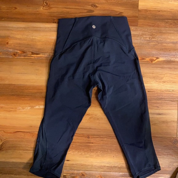 Lululemon crop leggings 17” - Picture 2 of 3
